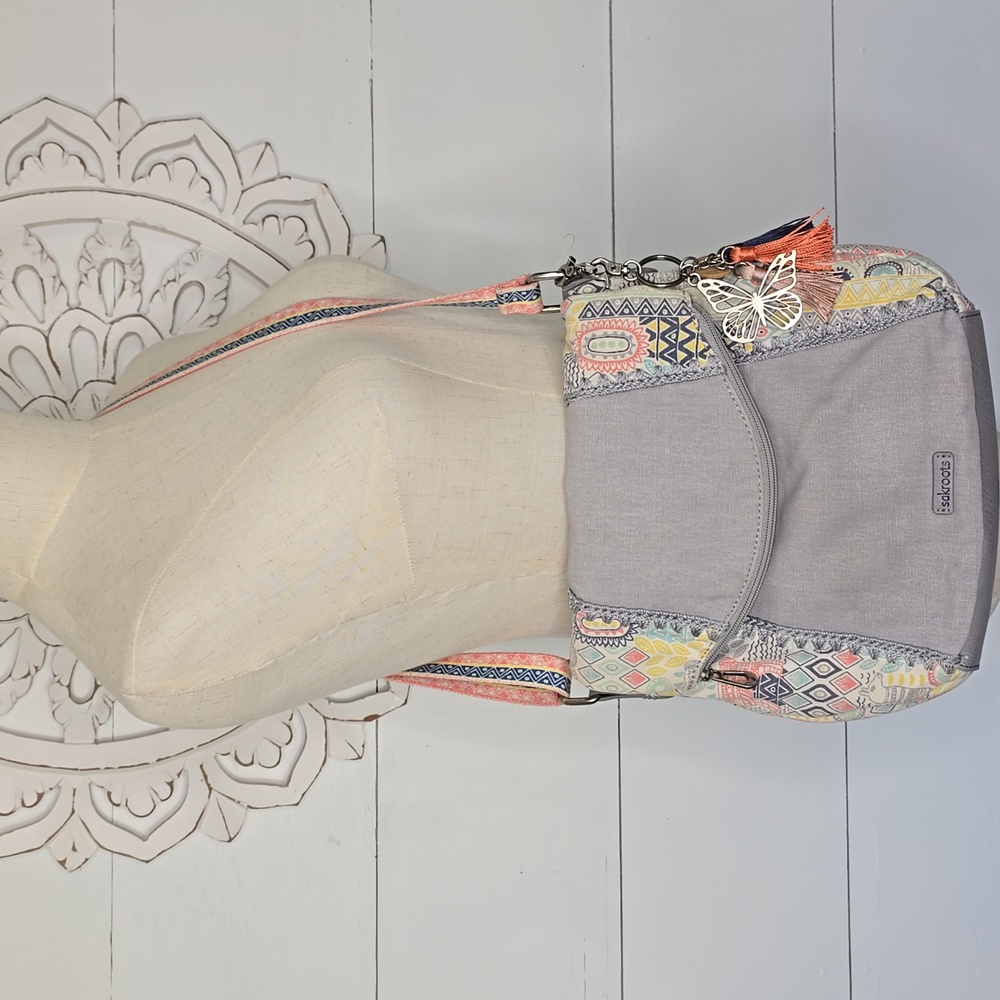Sakroots Crossbody Bag Gray Multi Artist Circle Llama Foldover Boho - Picture 2 of 8